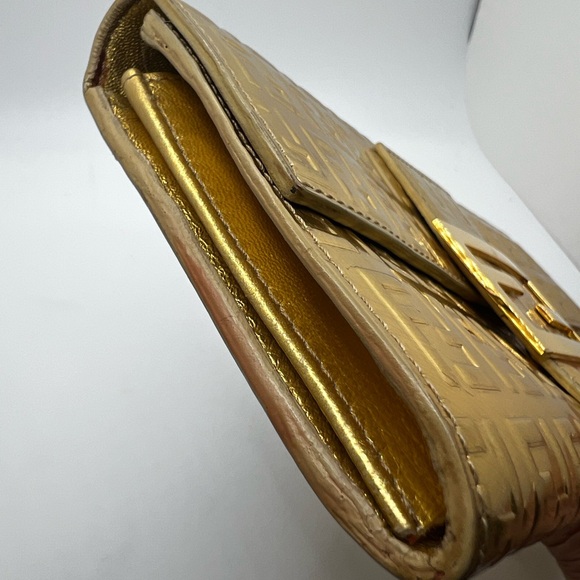 GUC Fendi Gold Zucca Embossed Wallet - Picture 2 of 13